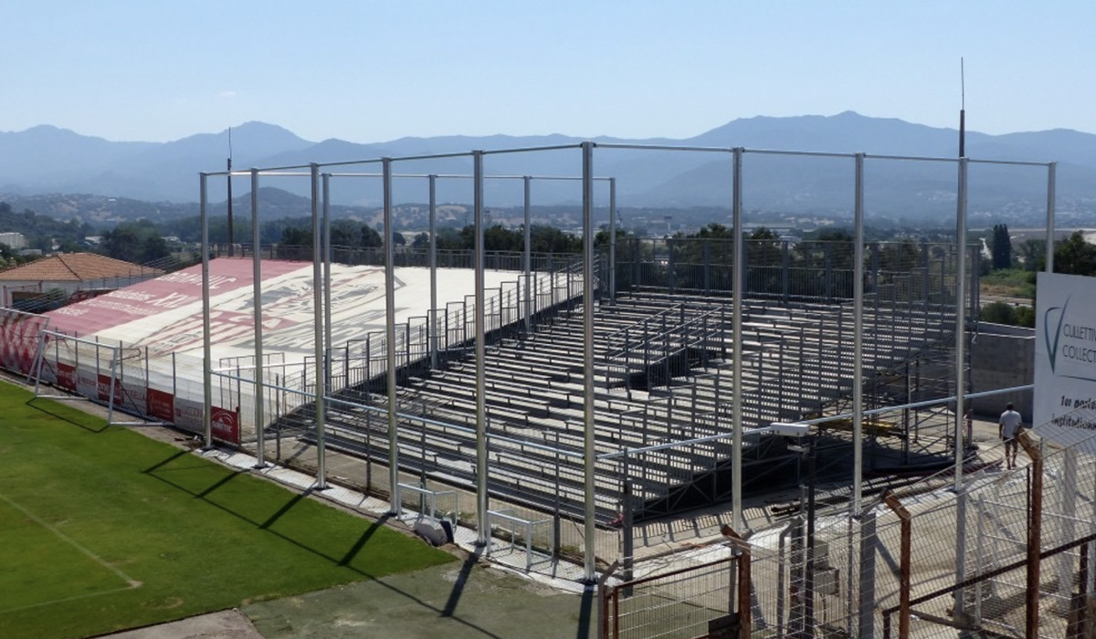 Stade François Coty tribune visiteurs